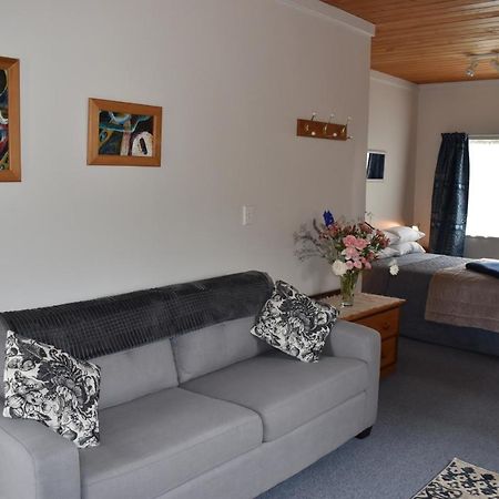 Olivista Bed & Breakfast Мастъртън Екстериор снимка