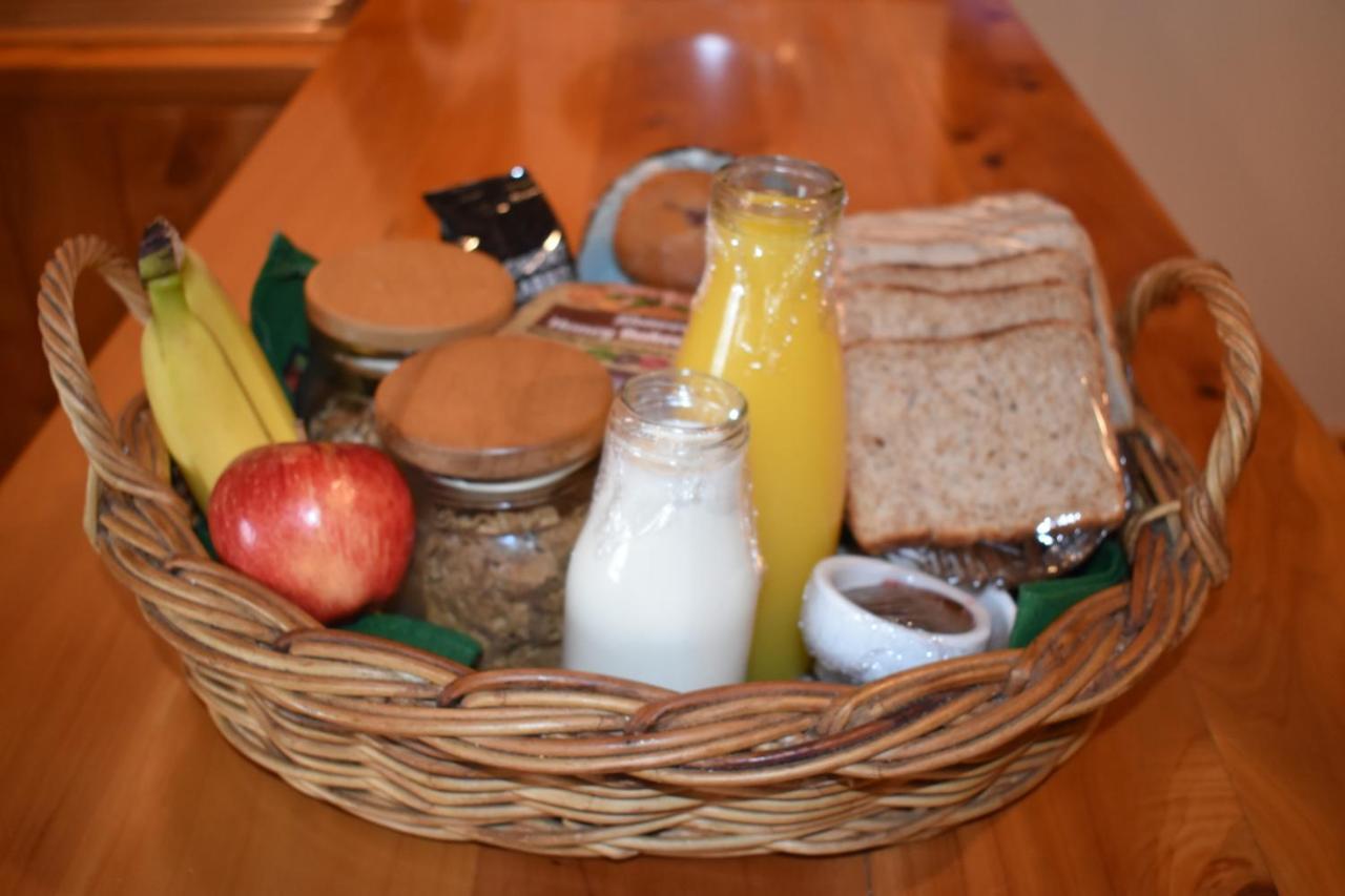 Olivista Bed & Breakfast Мастъртън Екстериор снимка